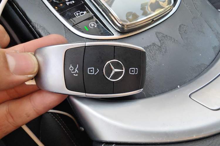 Used Mercedes-Benz C-Class 2020 Restyled C 260 L Sport Edition Vehicle Key