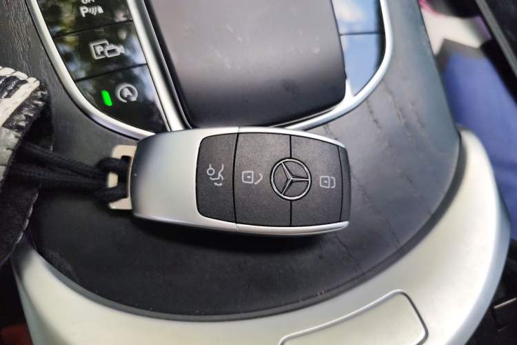 Used Mercedes-Benz C-Class 2020 C 260 L Sport Edition Vehicle Key