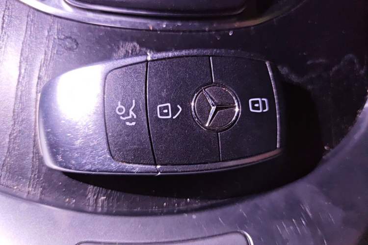 Used Mercedes-Benz C-Class 2020 Restyled C 260 L Sport Edition Vehicle Key