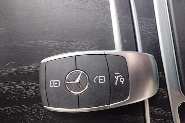 Used Mercedes-Benz C-Class 2020 Restyled C 200 L Fashion Edition Sport Version Vehicle Key
