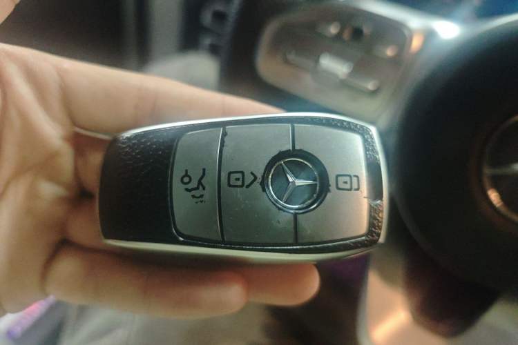 Used Mercedes-Benz C-Class 2020 Restyled C 260 L Sport Edition Vehicle Key