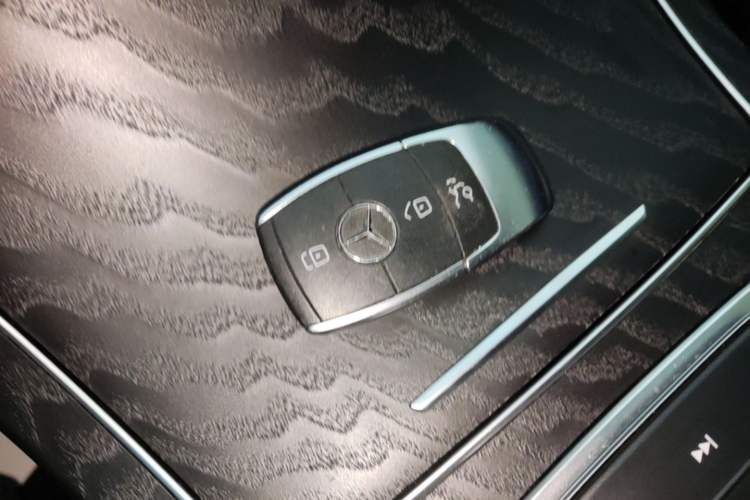 Used Mercedes-Benz C-Class 2020 Restyled C 260 L Sport Edition Vehicle Key