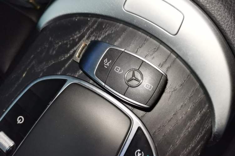 Used Mercedes-Benz C-Class 2020 Restyled C 260 L Sport Edition Vehicle Key