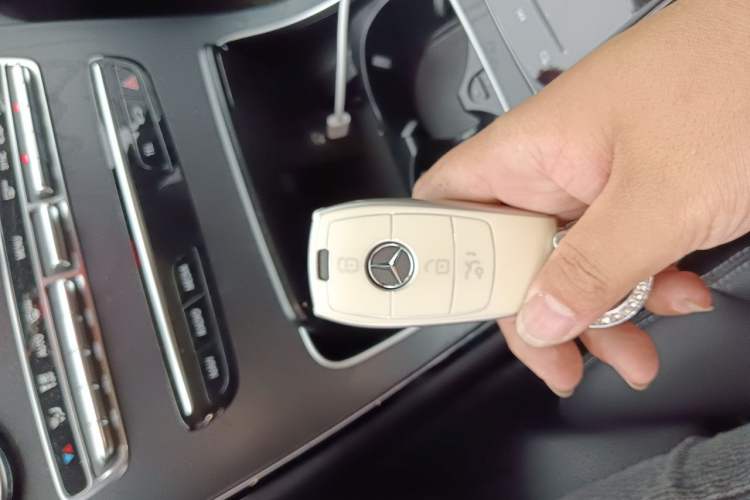 Used Mercedes-Benz C-Class 2020 Restyled C 260 L Sport Edition Vehicle Key