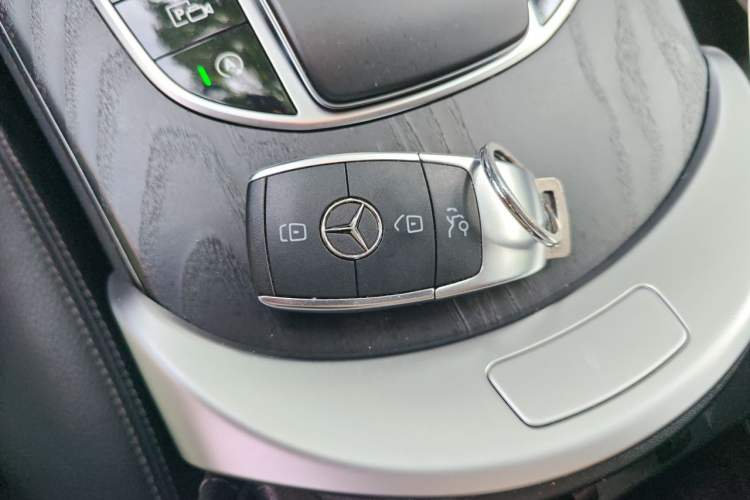 Used Mercedes-Benz C-Class 2020 Restyled C 260 L Sport Edition Vehicle Key