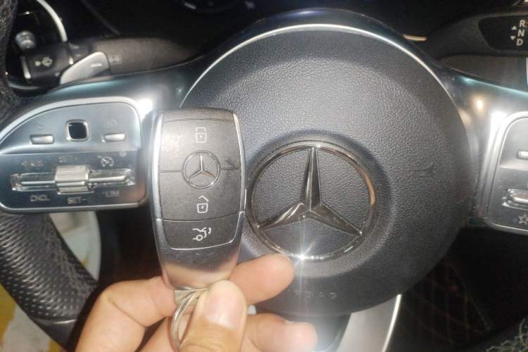 Used Mercedes-Benz C-Class 2020 Restyled C 260 L Sport Edition Vehicle Key