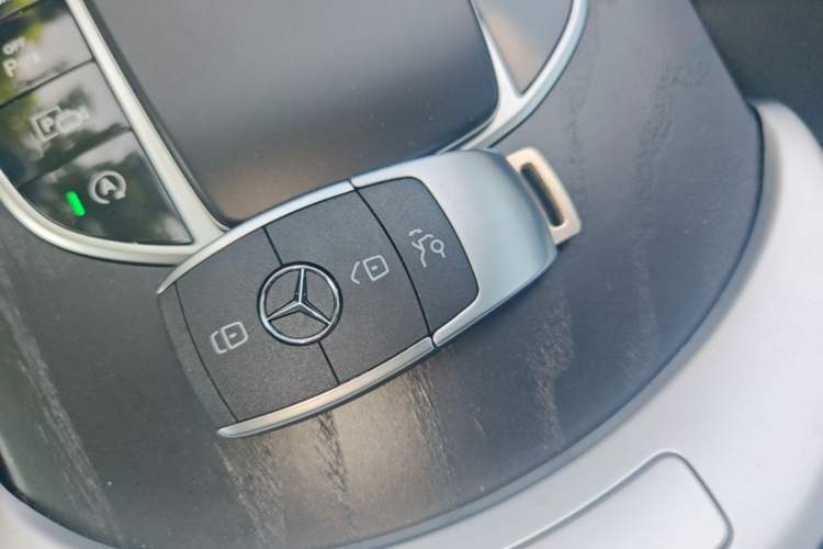 Used Mercedes-Benz C-Class 2020 Restyled C 260 L Sport Edition Vehicle Key