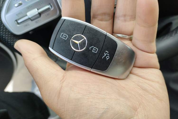 Used Mercedes-Benz C-Class 2020 C 260 L Sport Edition Vehicle Key