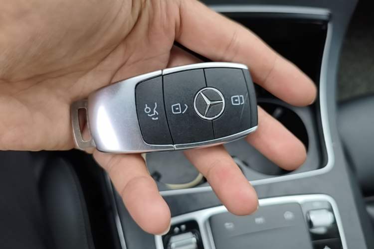 Used Mercedes-Benz C-Class 2020 Restyled C 260 L Sport Edition Vehicle Key