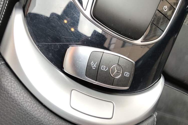 Used Mercedes-Benz C-Class 2020 Restyled C 260 Sport Edition Vehicle Key