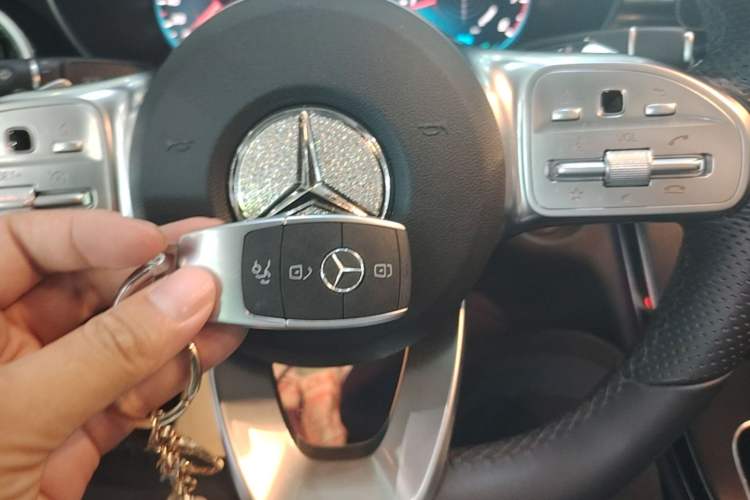 Used Mercedes-Benz C-Class 2020 Restyled C 260 L Sport Edition Vehicle Key