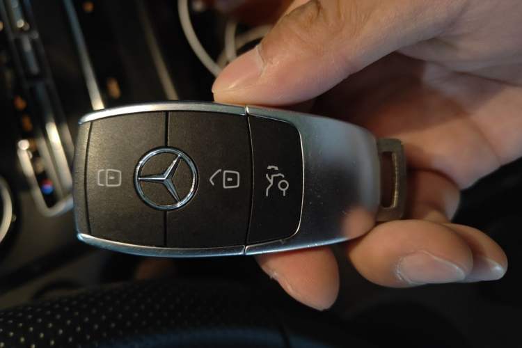 Used Mercedes-Benz C-Class 2020 C 260 L Sport Edition Vehicle Key