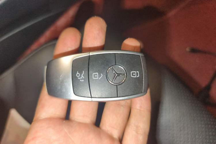 Used Mercedes-Benz C-Class 2020 Restyled C 260 L Sport Edition Vehicle Key