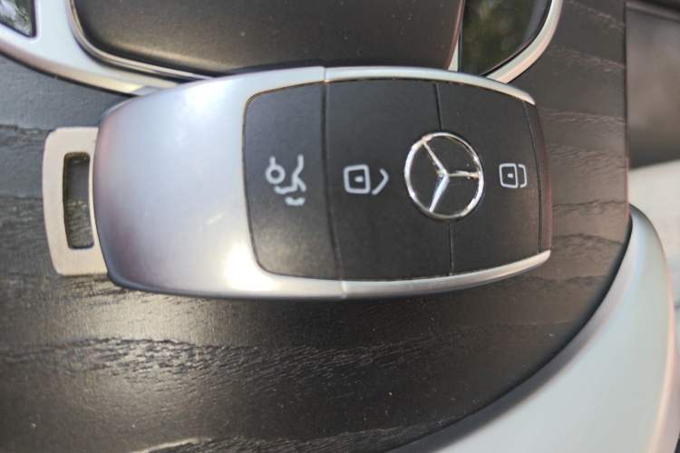 Used Mercedes-Benz C-Class 2020 C 200 L Fashion Edition Sport Version Vehicle Key