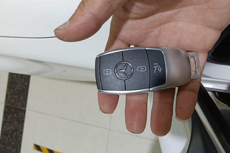 Used Mercedes-Benz C-Class 2020 Restyled C 260 L Sport Edition Vehicle Key