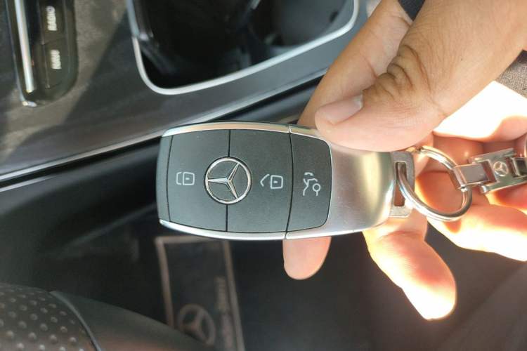 Used Mercedes-Benz C-Class 2020 Restyled C 260 L Sport Edition Vehicle Key