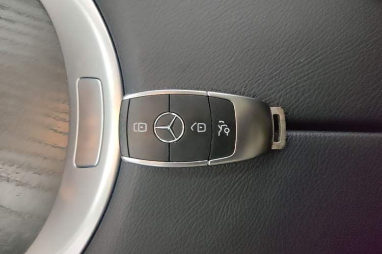 Used Mercedes-Benz C-Class 2020 Restyled C 260 L Sport Edition Vehicle Key
