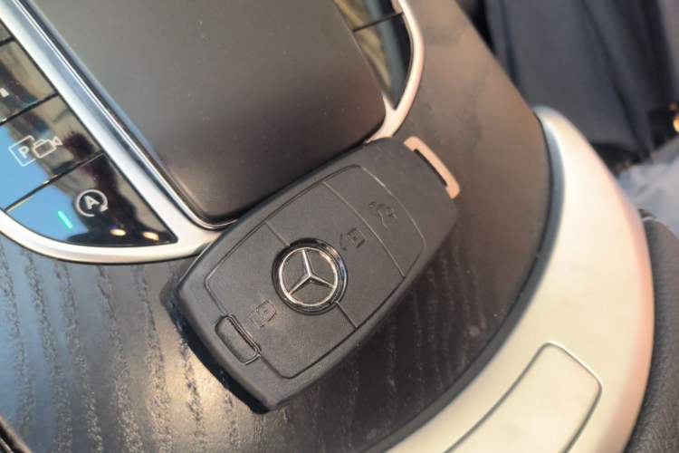 Used Mercedes-Benz C-Class 2020 Restyled C 260 L Sport Edition Vehicle Key