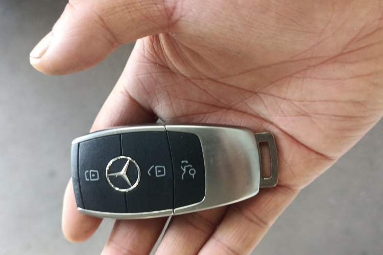 Used Mercedes-Benz C-Class 2020 Facelifted C 260 Estate Vehicle Key