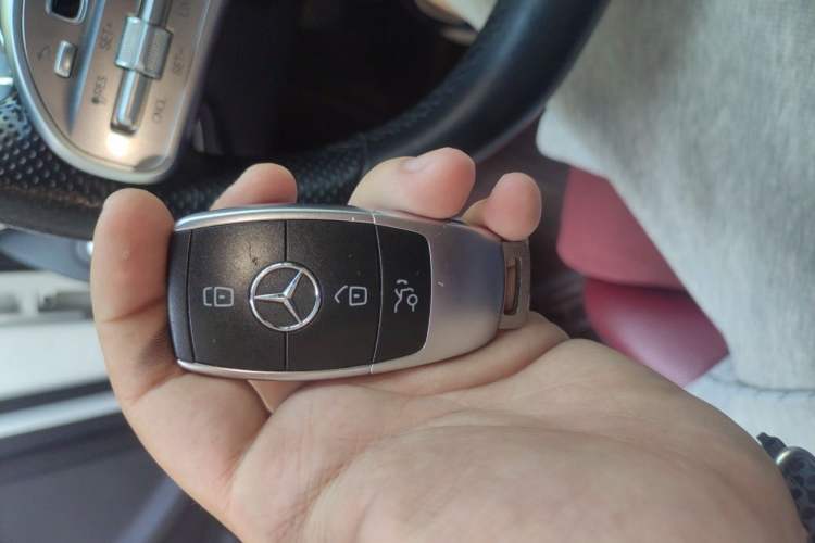 Used Mercedes-Benz C-Class 2020 Restyled C 260 Sport Edition Vehicle Key