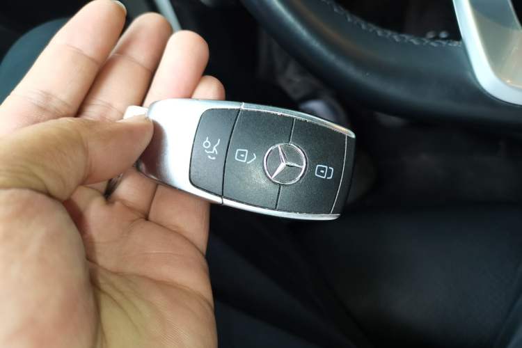Used Mercedes-Benz C-Class 2020 C 260 L Sport Edition Vehicle Key