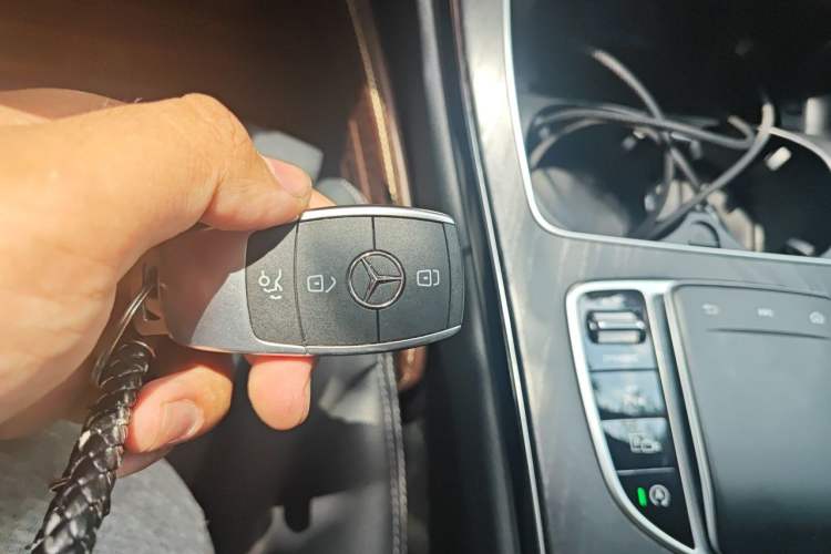 Used Mercedes-Benz C-Class 2020 Restyled C 260 L Sport Edition Vehicle Key
