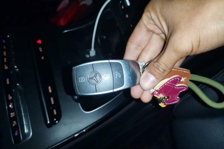 Used Mercedes-Benz C-Class 2020 Restyled C 260 L Sport Edition Vehicle Key