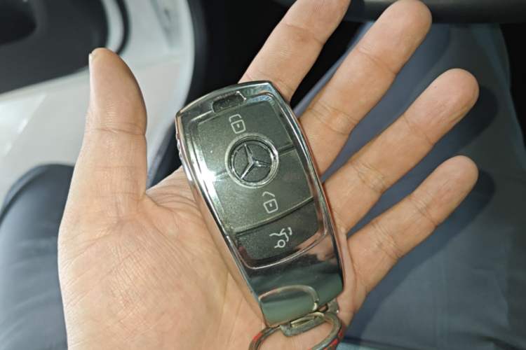 Used Mercedes-Benz C-Class 2020 Restyled C 260 L Sport Edition Vehicle Key