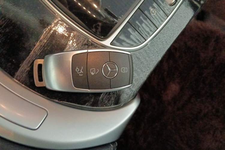 Used Mercedes-Benz C-Class 2020 C 260 L Sport Edition Vehicle Key