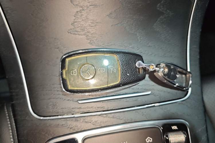Used Mercedes-Benz C-Class 2020 Restyled C 260 L Sport Edition Vehicle Key