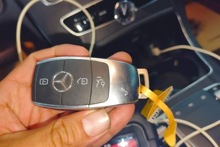 Used Mercedes-Benz C-Class 2020 Restyled C 260 L Sport Edition Vehicle Key