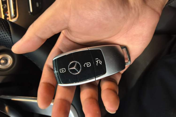 Used Mercedes-Benz C-Class 2020 C 260 L Sport Edition Vehicle Key