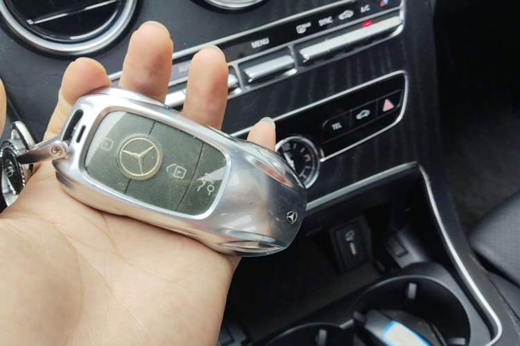 Used Mercedes-Benz C-Class 2020 Restyled C 260 L Sport Edition Vehicle Key