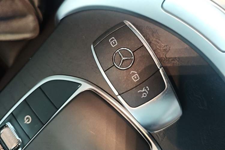 Used Mercedes-Benz C-Class 2020 Facelifted C 260 Estate Vehicle Key