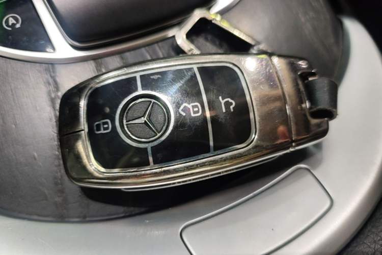 Used Mercedes-Benz C-Class 2020 Restyled C 260 L Sport Edition Vehicle Key