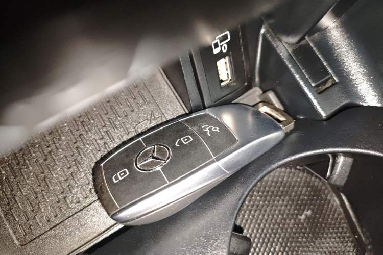 Used Mercedes-Benz C-Class 2020 C 260 L Sport Edition Vehicle Key
