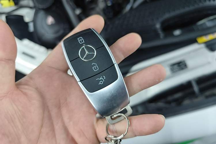 Used Mercedes-Benz C-Class 2020 Restyled C 260 L Sport Edition Vehicle Key