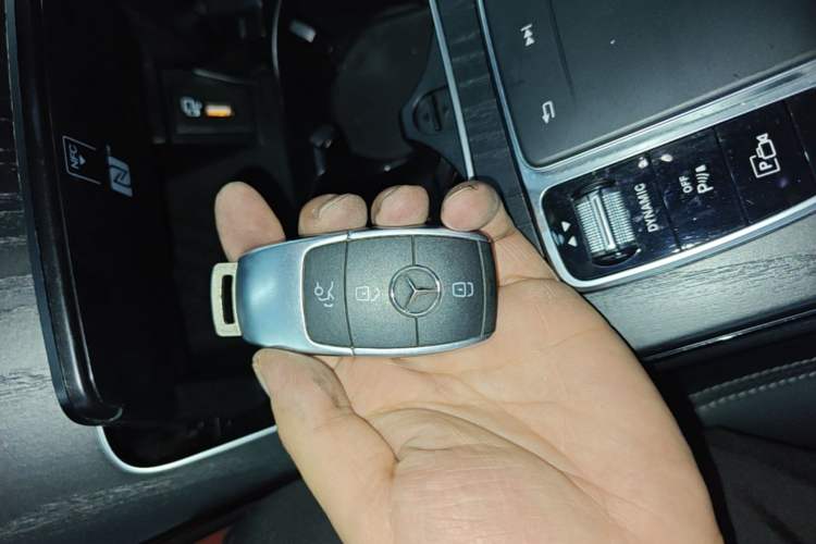 Used Mercedes-Benz C-Class 2020 Restyled C 260 L Sport Edition Vehicle Key