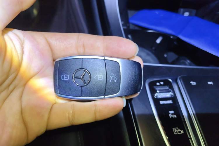 Used Mercedes-Benz C-Class 2020 Restyled C 260 L Sport Edition Vehicle Key