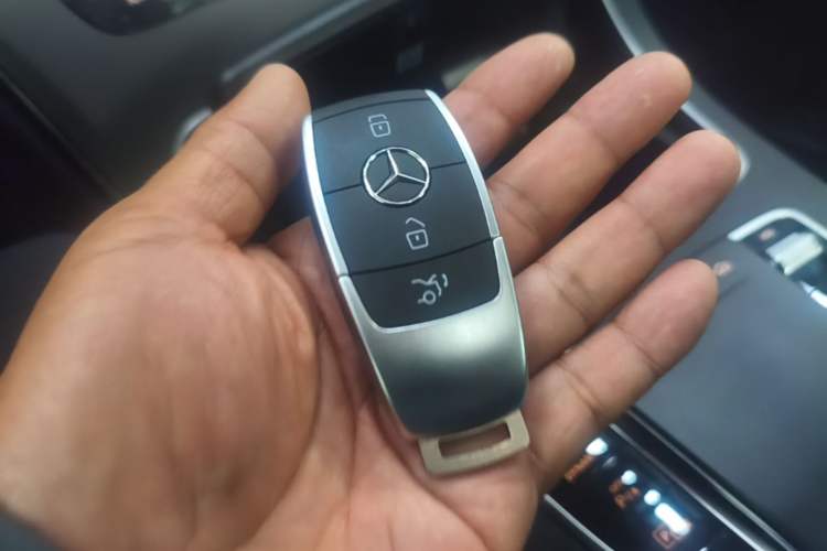 Used Mercedes-Benz C-Class 2020 Restyled C 260 L Sport Edition Vehicle Key