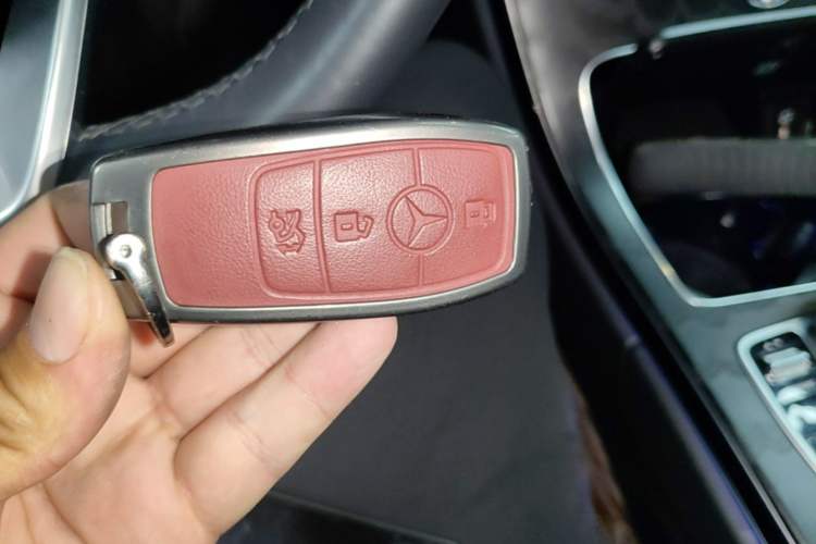 Used Mercedes-Benz C-Class 2020 Restyled C 260 L Sport Edition Vehicle Key