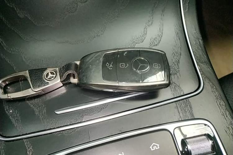 Used Mercedes-Benz C-Class 2020 Restyled C 260 L Sport Edition Vehicle Key