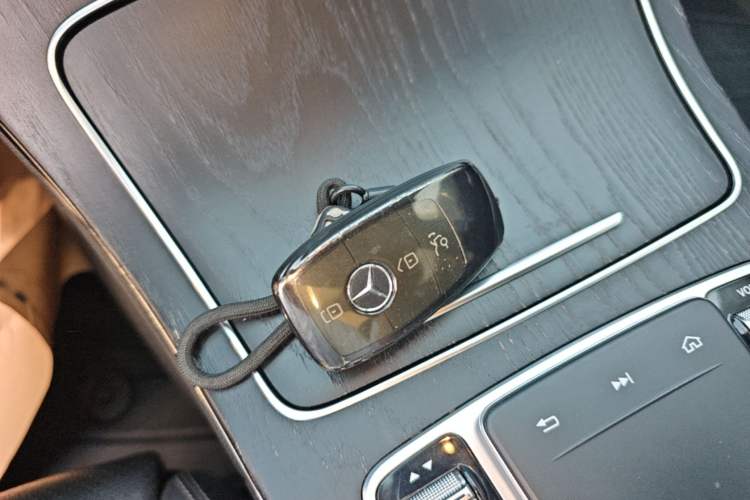 Used Mercedes-Benz C-Class 2020 Restyled C 260 L Sport Edition Vehicle Key
