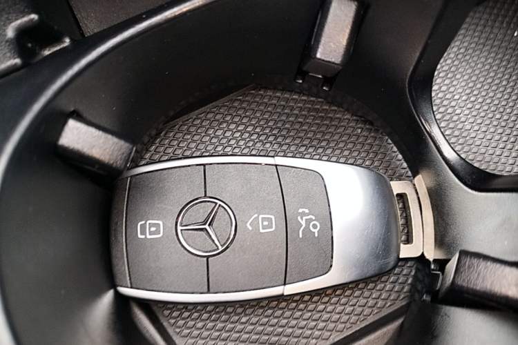 Used Mercedes-Benz C-Class 2020 C 260 L Sport Edition Vehicle Key