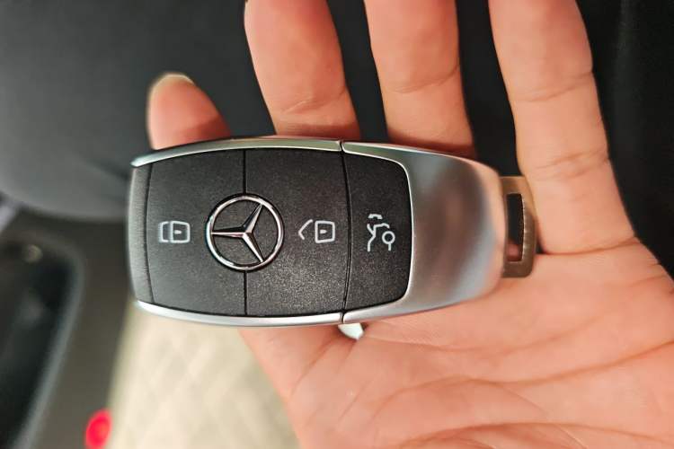 Used Mercedes-Benz C-Class 2020 Restyled C 260 L Sport Edition Vehicle Key