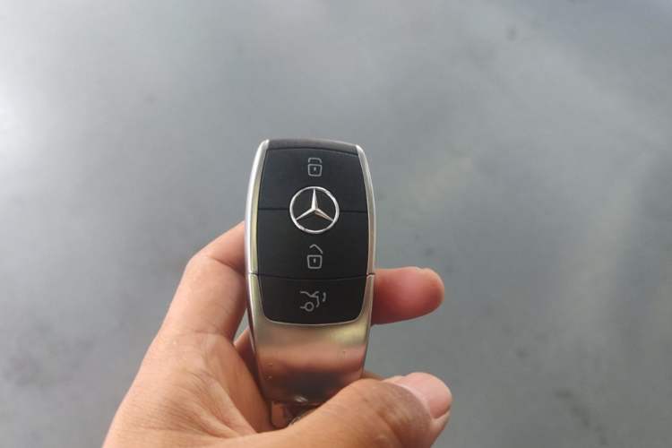 Used Mercedes-Benz C-Class 2020 Restyled C 260 L Sport Edition Vehicle Key
