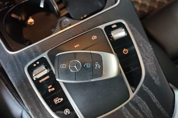 Used Mercedes-Benz C-Class 2020 Restyled C 260 L Sport Edition Vehicle Key