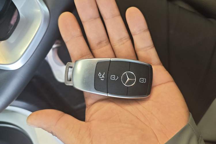 Used Mercedes-Benz C-Class 2020 Restyled C 260 L Sport Edition Vehicle Key