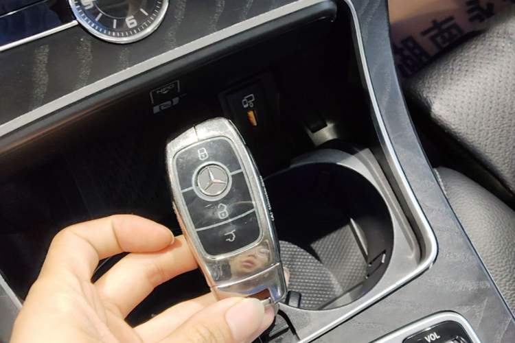 Used Mercedes-Benz C-Class 2020 Restyled C 260 L Sport Edition Vehicle Key