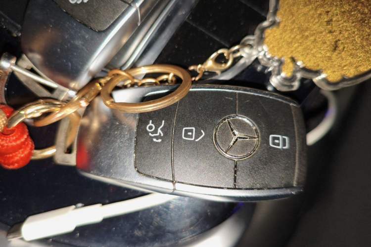 Used Mercedes-Benz C-Class 2020 Restyled C 260 Sport Edition Vehicle Key